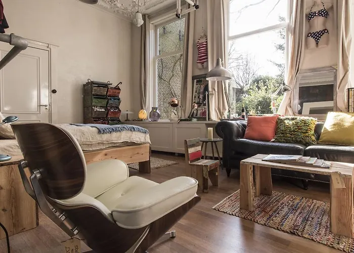 Vintage Lange Haven Guest house